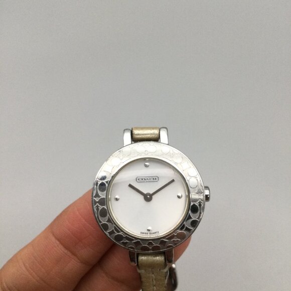 Coach Bridget Watch Women 27mm Silver Tone Logo Bezel Leather Band New Battery main image 4